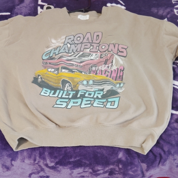 Graphic Sweatshirt with Racing Car Design - Picture 3 of 5